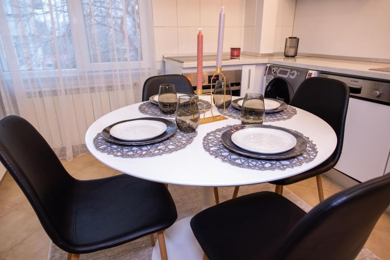 Cozy Apartment In Suceava Eksteriør bilde