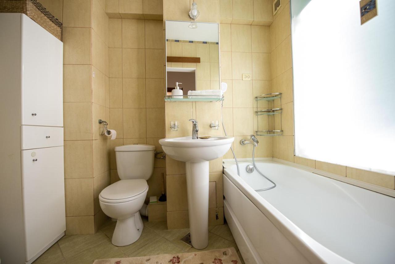 Cozy Apartment In Suceava Eksteriør bilde